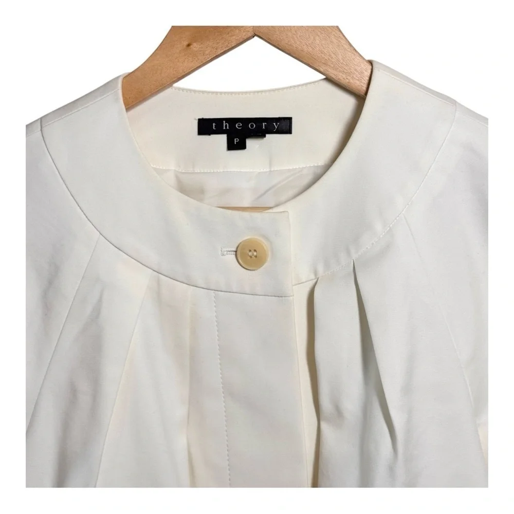 Theory Swing Blazer in Cream